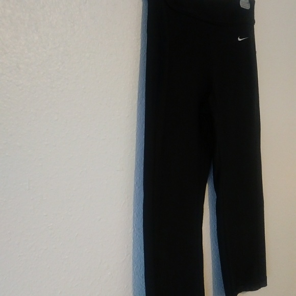 Nike Fit Dry Leggings - Picture 4 of 8